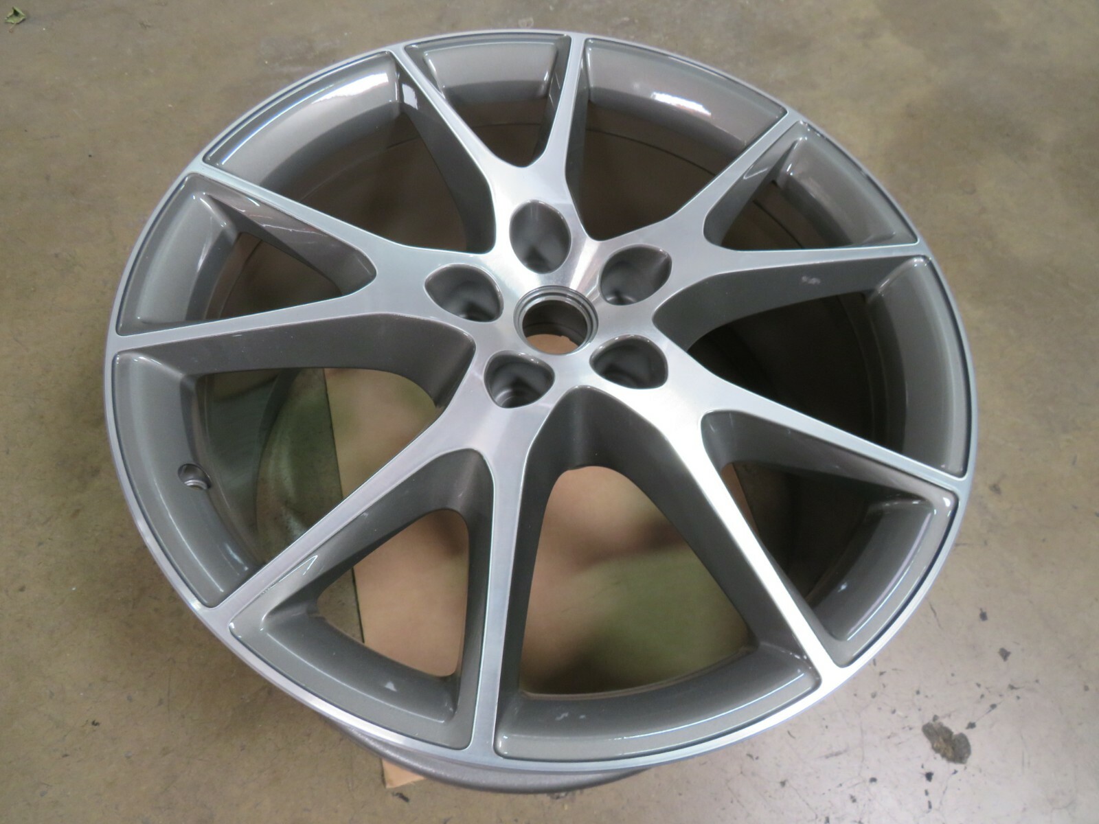 Ferrari California, Rear Wheel 20" 10 Spoke Machine Finished, Used, P/N 242157