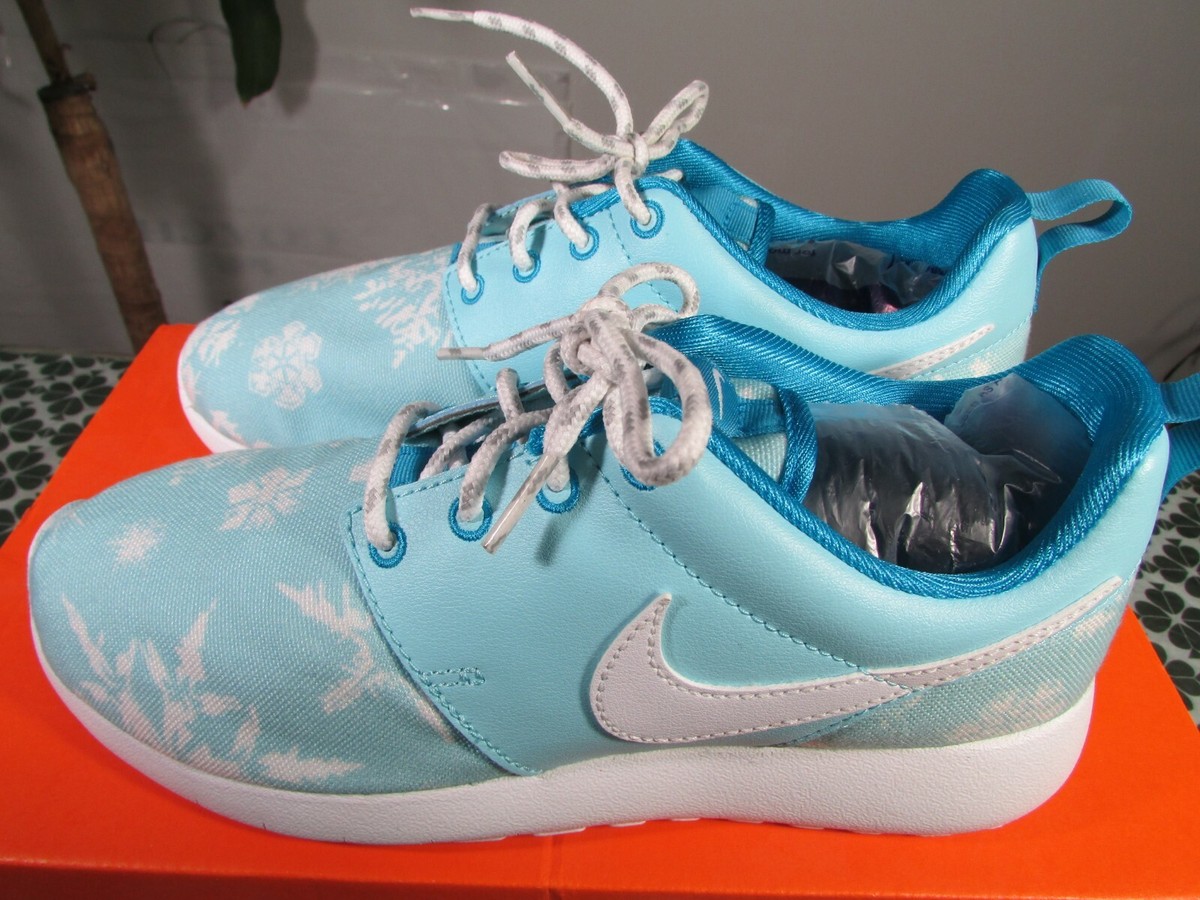 NIB Nike Nike Canvas & Leather Girl Snow flank Sneakers 5.5Y Green
