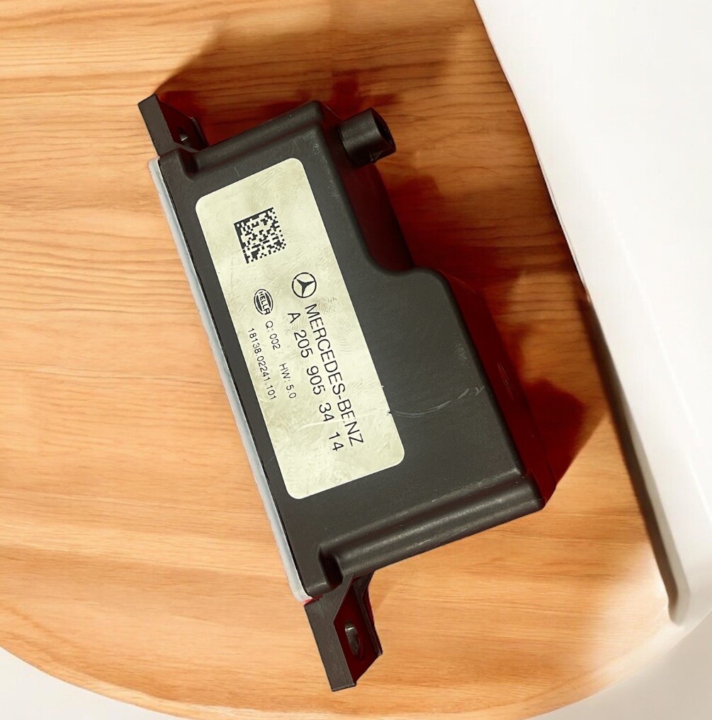 Mercedes  C,E,S-Class A2059053414 Voltage Converter Auxiliary Battery OEM Tested