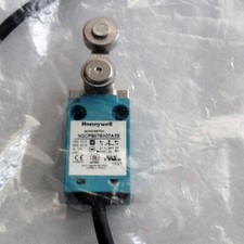 2Pcs Honeywell NGCPB07B07A6B Limit Switches