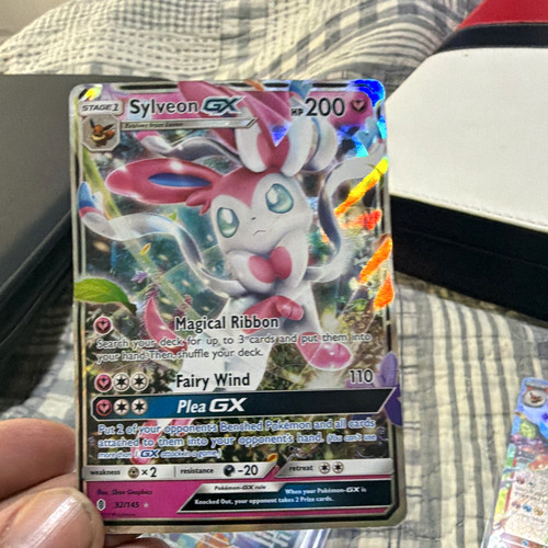 The Pokémon Company Pokémon TCG Sylveon GX 92/145 Guardians Rising UR Holo ENG