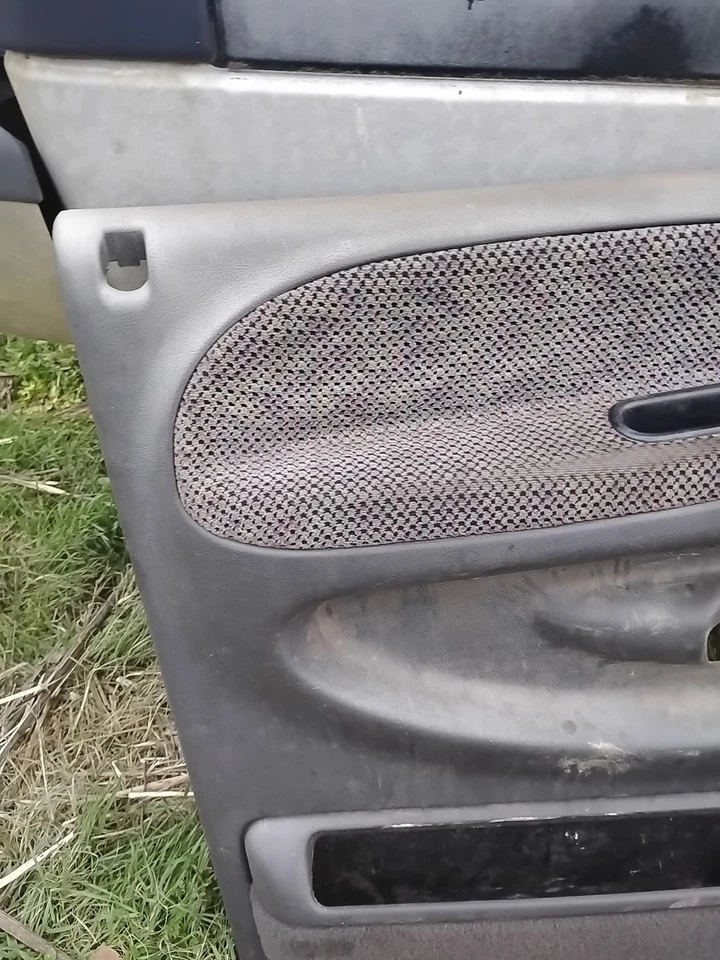Painel interno da porta OEM 1998-2001 Dodge Ram 1500 2500 DRIVER LEFT LH QUAD CAB - Imagem 2 de 4