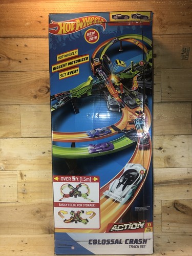 Hot Wheels Colossal Crash Track Set 2019 más de 5 ft seminuevo - Imagen 2 de 11