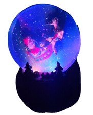 Flying Santa's Sleigh  Reindeer Music  Changing Lights Resin Globe 8 Songs