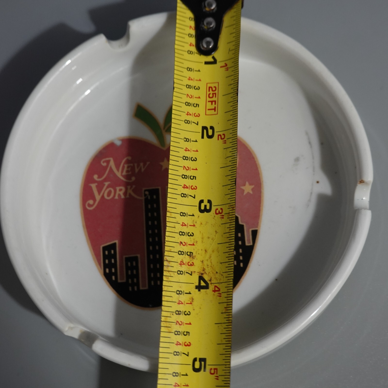 New York Big Apple City Merchandise White Ceramic Decorative Souvenir Ashtray