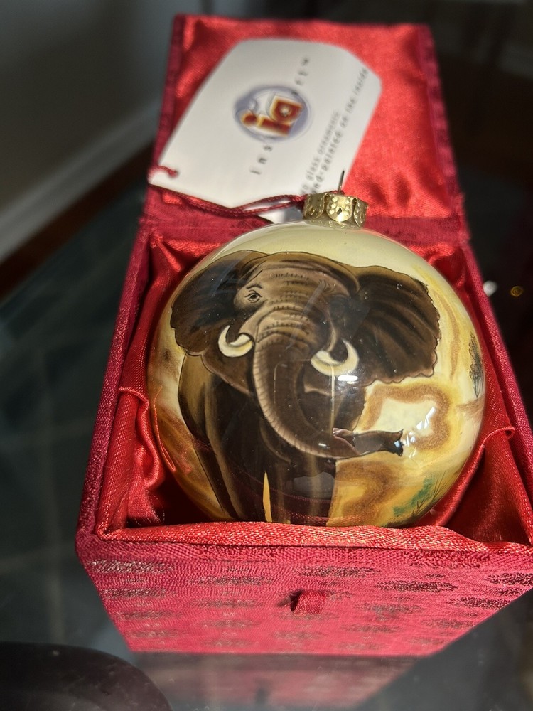Inside Art Elephant In 3” Decorative Box/Chase International New w/tags