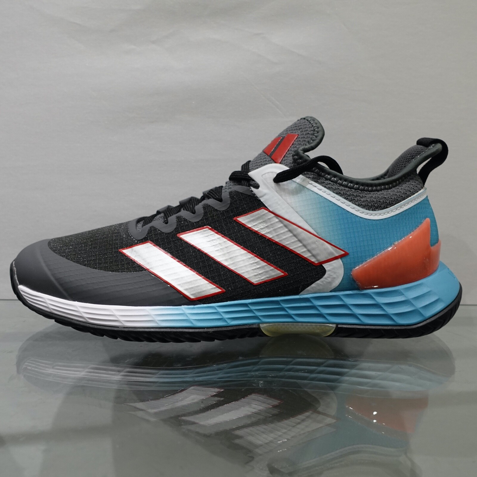 Adidas Adizero Ubersonic 4 Women's Size 10.5 Sneakers Lawn Tennis Shoe