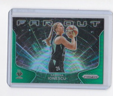 SABRINA IONESCU 2021 PANINI WNBA PRIZM GREEN PRIZM PARALLEL FAR OUT INSERT CARD