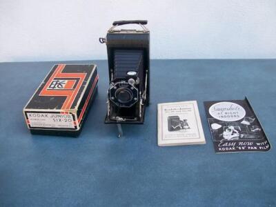 VINTAGE KODAK JUNIOR SIX - 20 DOUBLE LENS FOLDING CAMERA WITH BOX