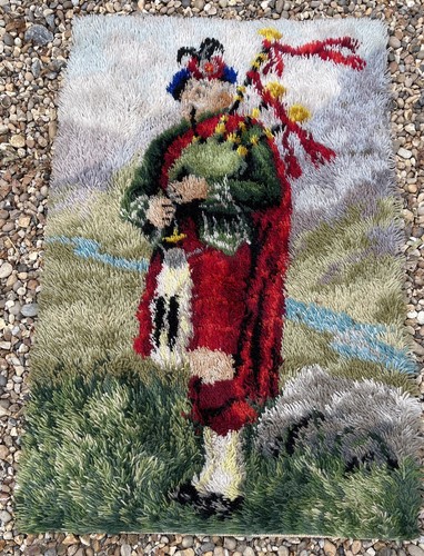 Vintage wool rug / mat / Wall hanging Bagpipe Player Scotland