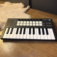Novation Launchkey Mini Mk3 25 Mini-key Midi Keyboard Controller