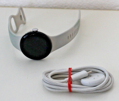 Google PIXEL WATCH 2 - SILVER  -  PORCELAIN BAND - 13.3 2536 S25