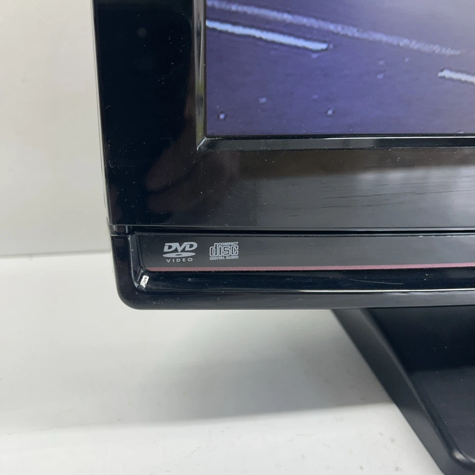 Magnavox 19MD359B/F7 19-Inch 720p LCD HDTV Built-In DVD Player TV HDMI NO Remote - Image 3 of 4