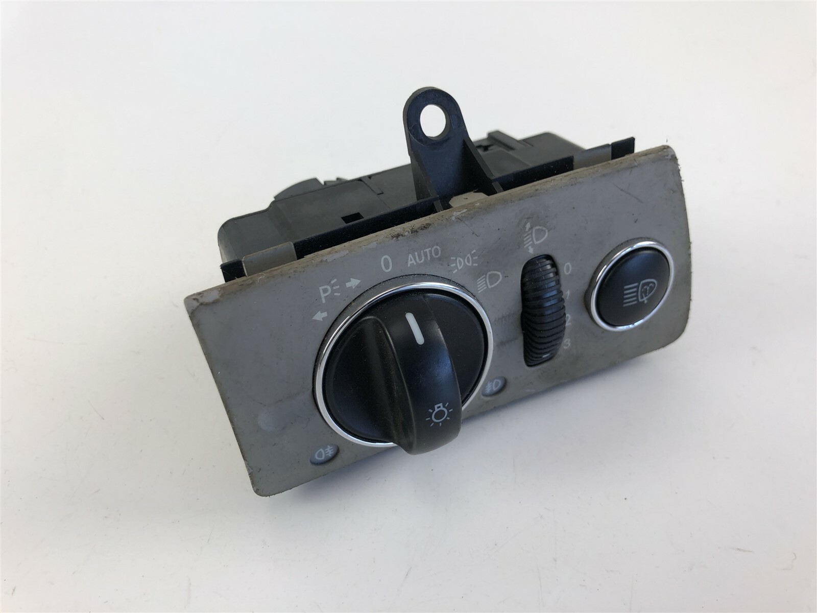 A1071 MERCEDES BENZ HEADLIGHT SWITCH 2115450204