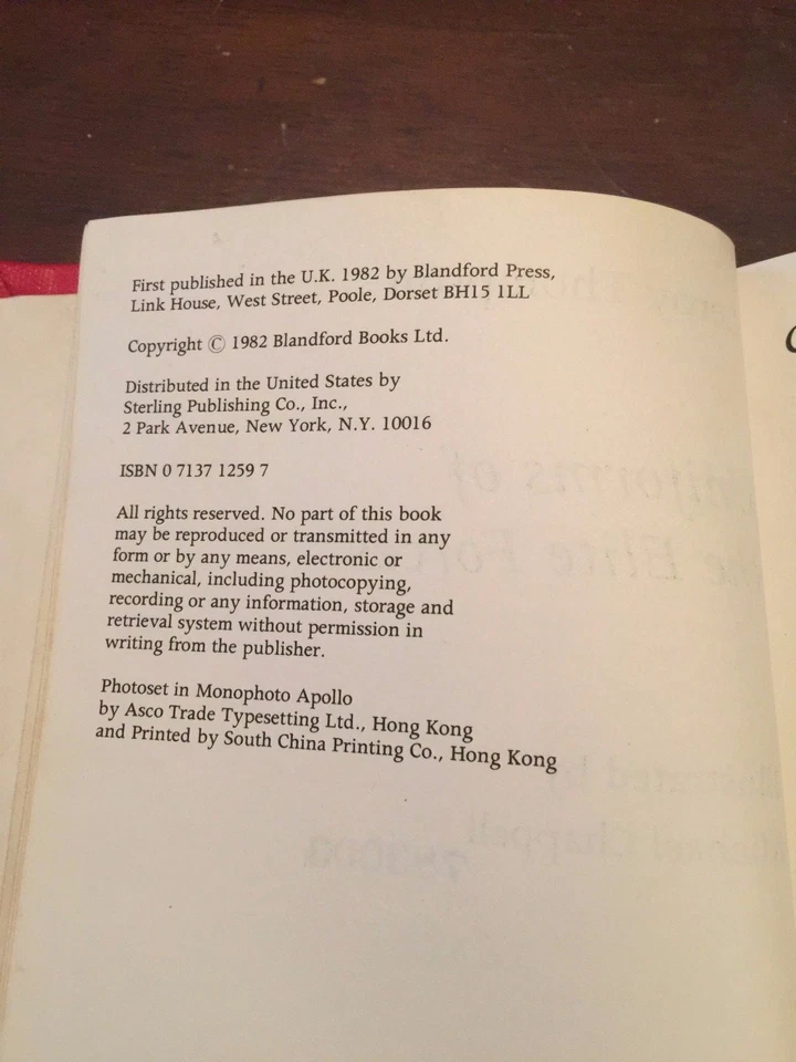 1982 Uniforms of the Elite Forces Book by Leroy Thompson - Image 2 of 4