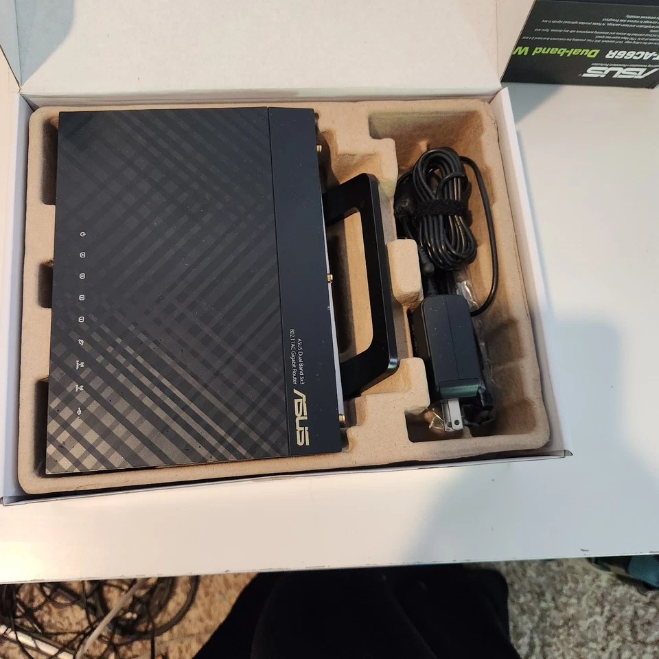 ASUS RT-AC66R 802.11ac Dual-Band Wireless AC1750 Gigabit 4-Port Router 5G - Image 3 of 3