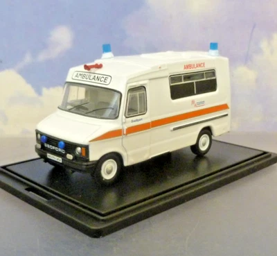 OXFORD 1/76 1984/1985 BEDFORD CF HANLON MERSEYSIDE AMBULANCE SERVICE 76HAN001 - Image 1 of 4