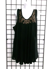 LANE BRYANT 🌸  22 / 24==FLOWING BLACK / GOLD TONE BEADED /PLEATED SHEER BLOUSE