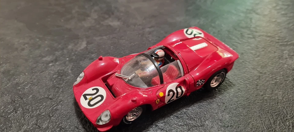 Modellino LeMans 1:43 Ferrari 330P3 1967 Amon Vaccarella Brumm con pilota dentro - Immagine 2 di 4