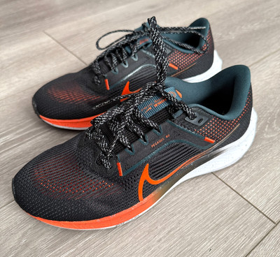 NIKE - Men's Air Zoom Pegasus 40 Road Running Shoes - Black Safety Orange - US 7