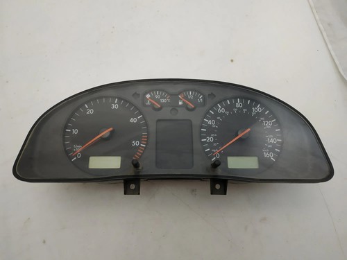 VW PASSAT B5 3B2 Kombiinstrument 3B0920902A 1.90 Diesel 1999 11191812