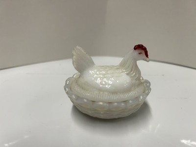 Vallerysthal Milk Glass Chick Salt