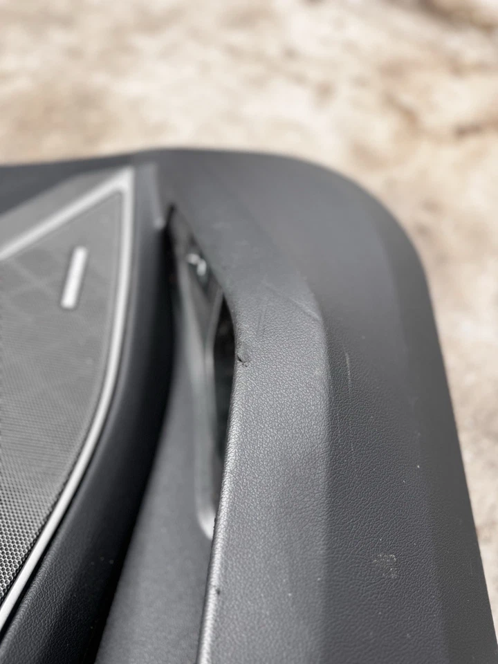 21-24 BMW M3 COMPETITION G80 OEM COURO PRETO LH PAINEL DA PORTA DA FRENTE DO MOTORISTA - Imagem 2 de 4