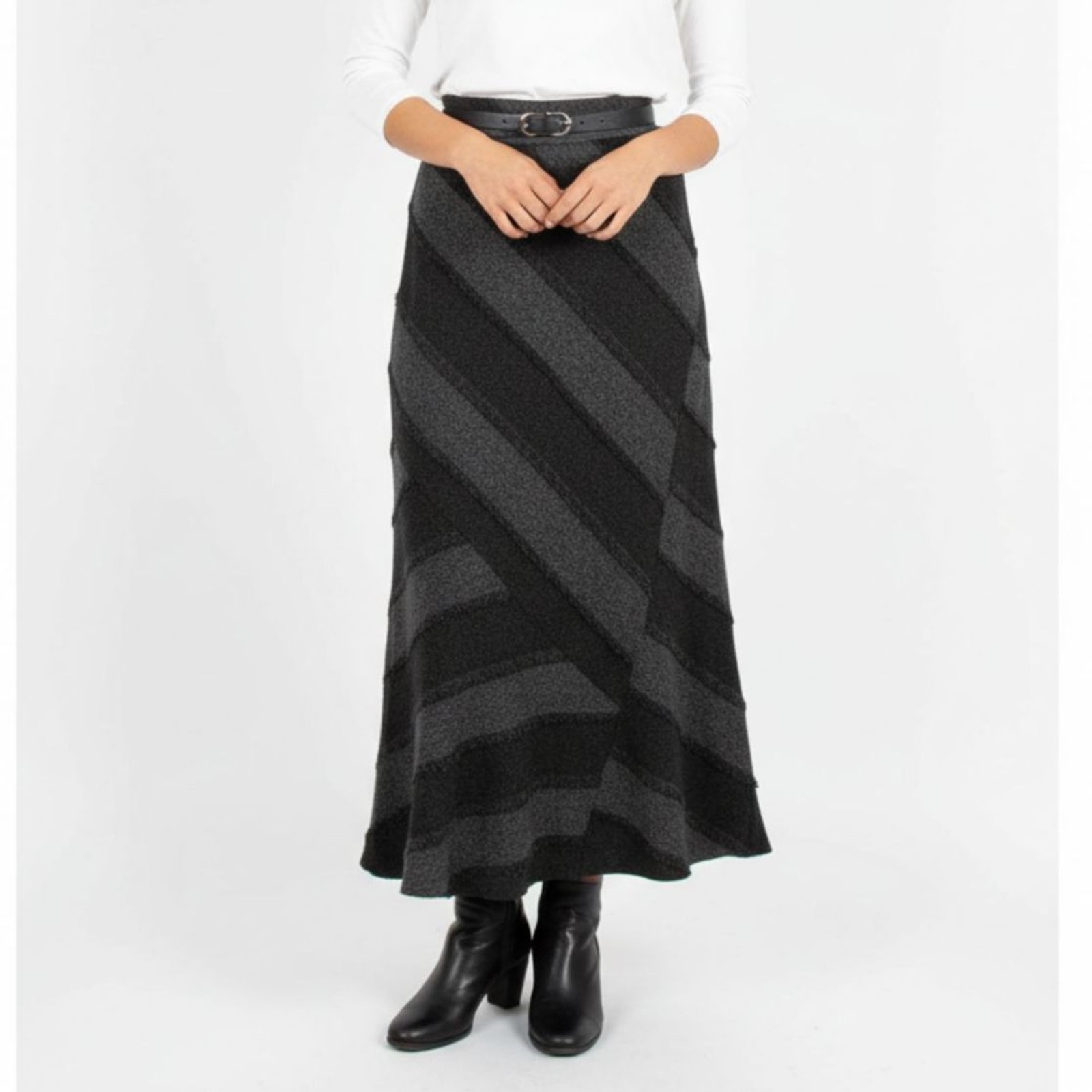 Ilusion Gray Patchwork cottage farmhouse granny c… - image 1