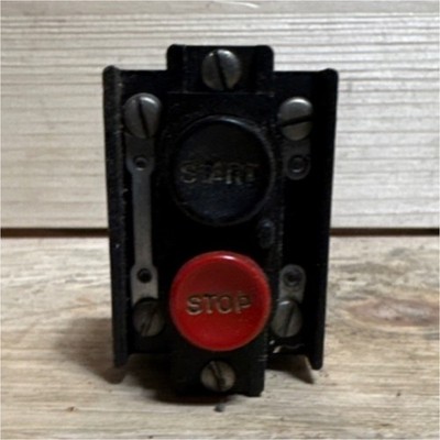 Cutler-Hammer Heavy Duty Industrial Pushbutton Switch START/STOP 600V 10250KED4 