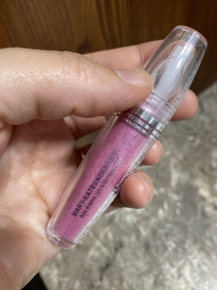 Mary Kate & Ashley Eye Drama Loose Powder Eye Shadow In Shade Sparkling Fuchsia - Image 4 of 4