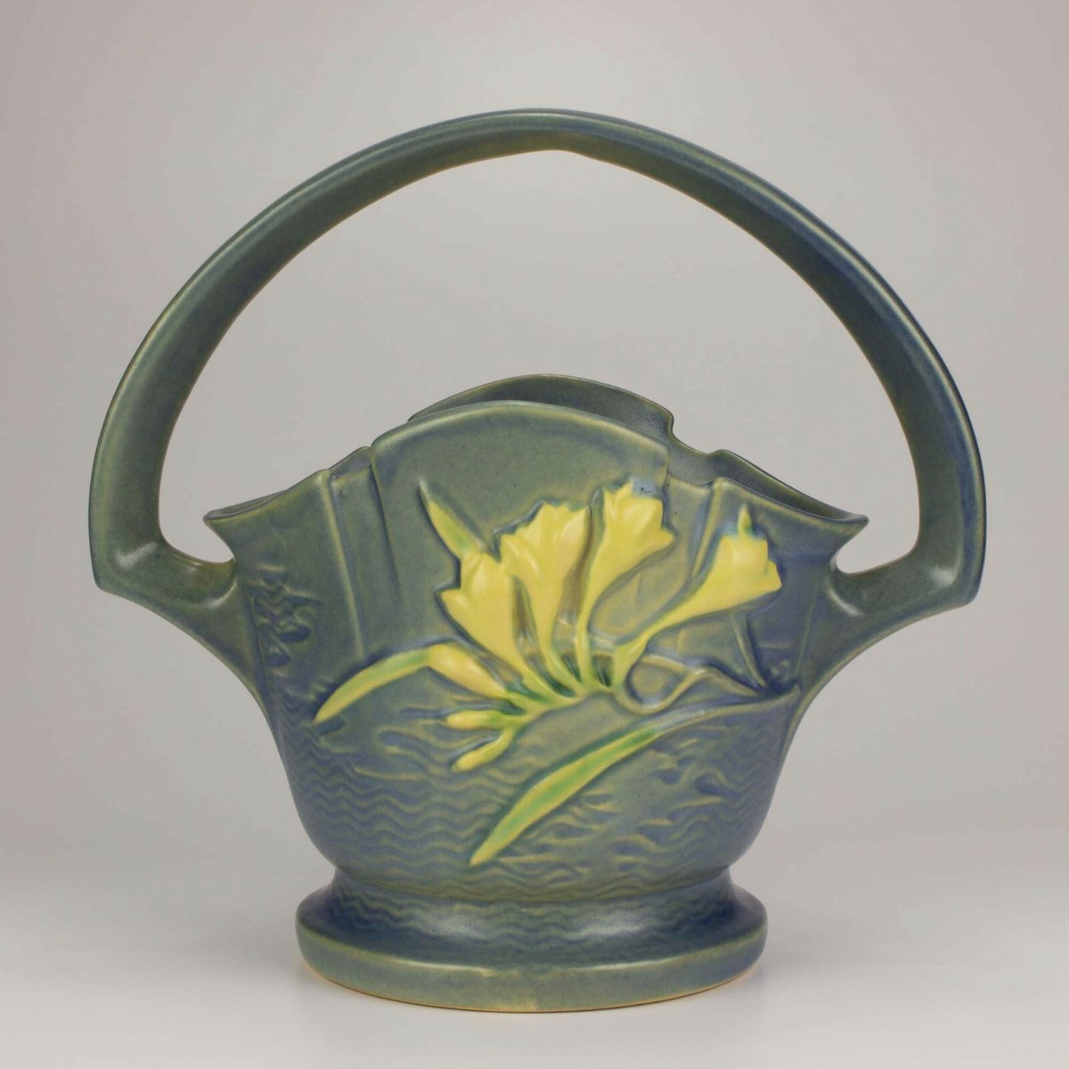 Roseville Pottery Freesia Basket, Shape 391-8, Delft Blue | eBay