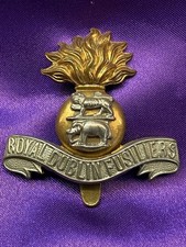 Genuine WW1 The Royal Dublin Fusiliers BiMetal Cap Badge w/slider