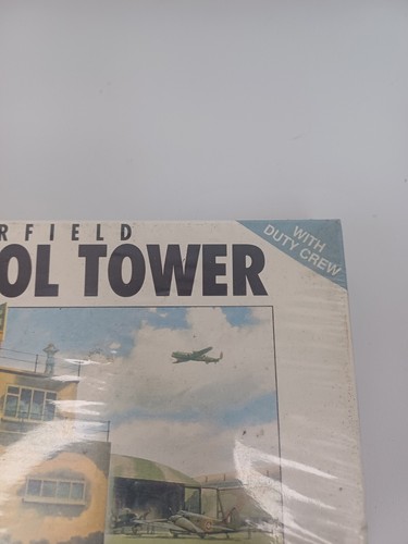 Airfix Airfield Control Tower with Duty Crew Series 3 H0/00 Sealed Model Kit - Picture 3 of 15