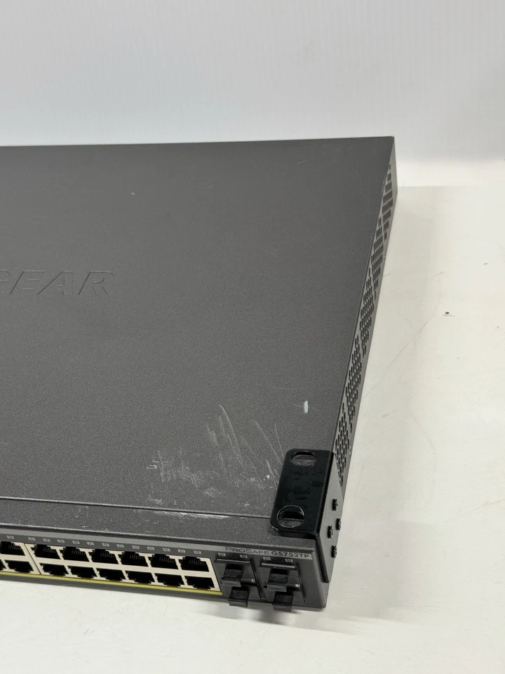Netgear ProSafe GS752TP 48 Port Gigabit Smart Switch with PoE and 4 SFP Ports - Image 4 of 4