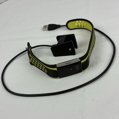 Fitbit Charge 2 Heart Rate Wristband   Cracked Screen / Not Reset / Works Fine