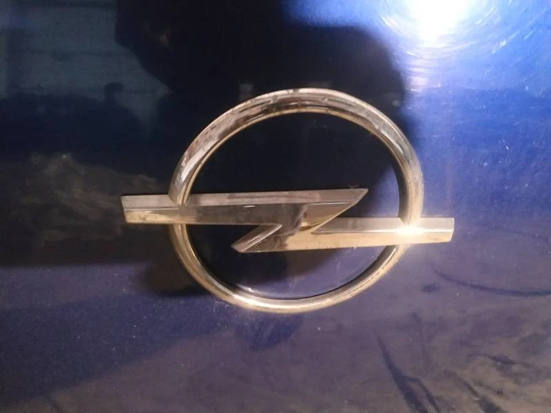 Emblème Coffre Opel Meriva A - Réf. 24467407 - Occasion Allemagne