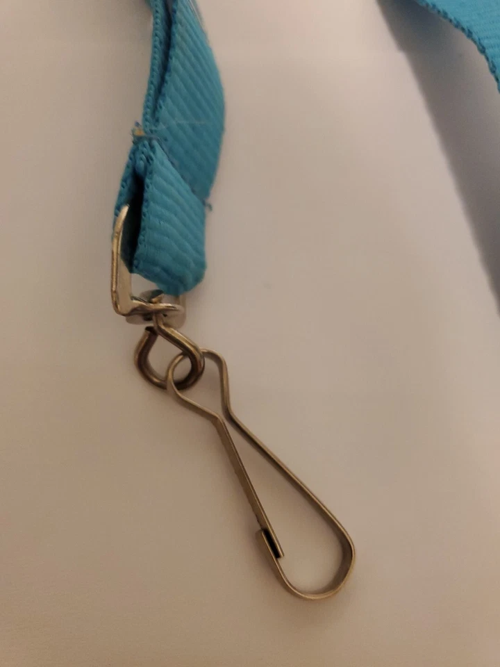 UV Vodka Promo CORDÓN Para Llaves de Identificación Insignia Porta Collar Azul Blanco 15.5" L Foto 2 de 4