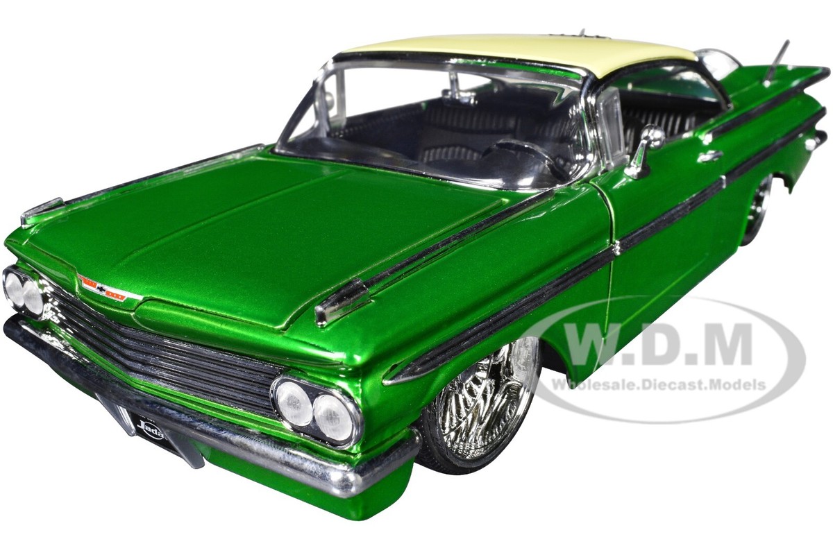 1959 CHEVROLET IMPALA LOWRIDER GREEN W/DUB WHEELS 1/24 DIECAST BY