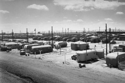 Scientists other workers Los Alamos National Laboratory are housed - Old Photo