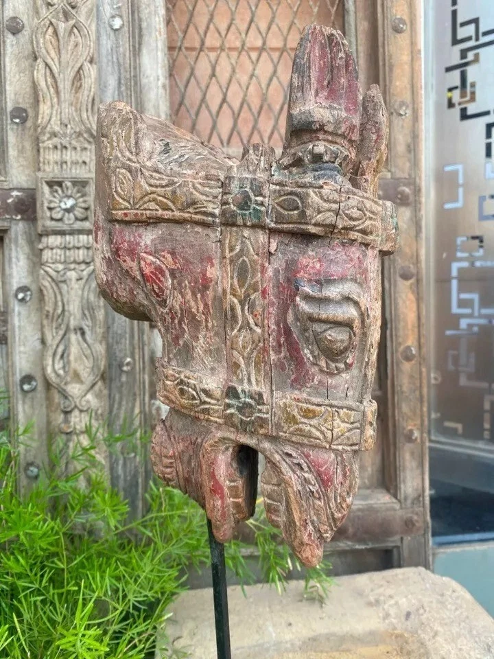 Antigua estatuilla pintada con cabeza de caballo tallada a mano de madera antigua de 1700 de 17" Foto 3 de 4