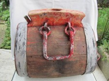 ANTIGUO PRIMITIVO ANTIGUO RECIPIENTE DE MADERA MACIZA CANTIMPLORA BARRIL - BANDAS DE HIERRO
