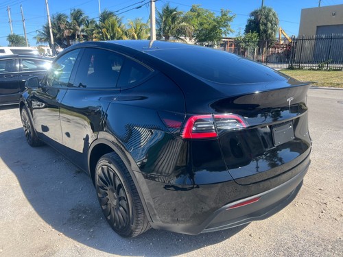 2023 Tesla Model Y - Picture 6 of 31