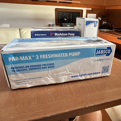 Jabsco PAR-MAX 3 Freshwater Pump 12V DC 3 GPM IPX5 Thermally Protected 31395-40 