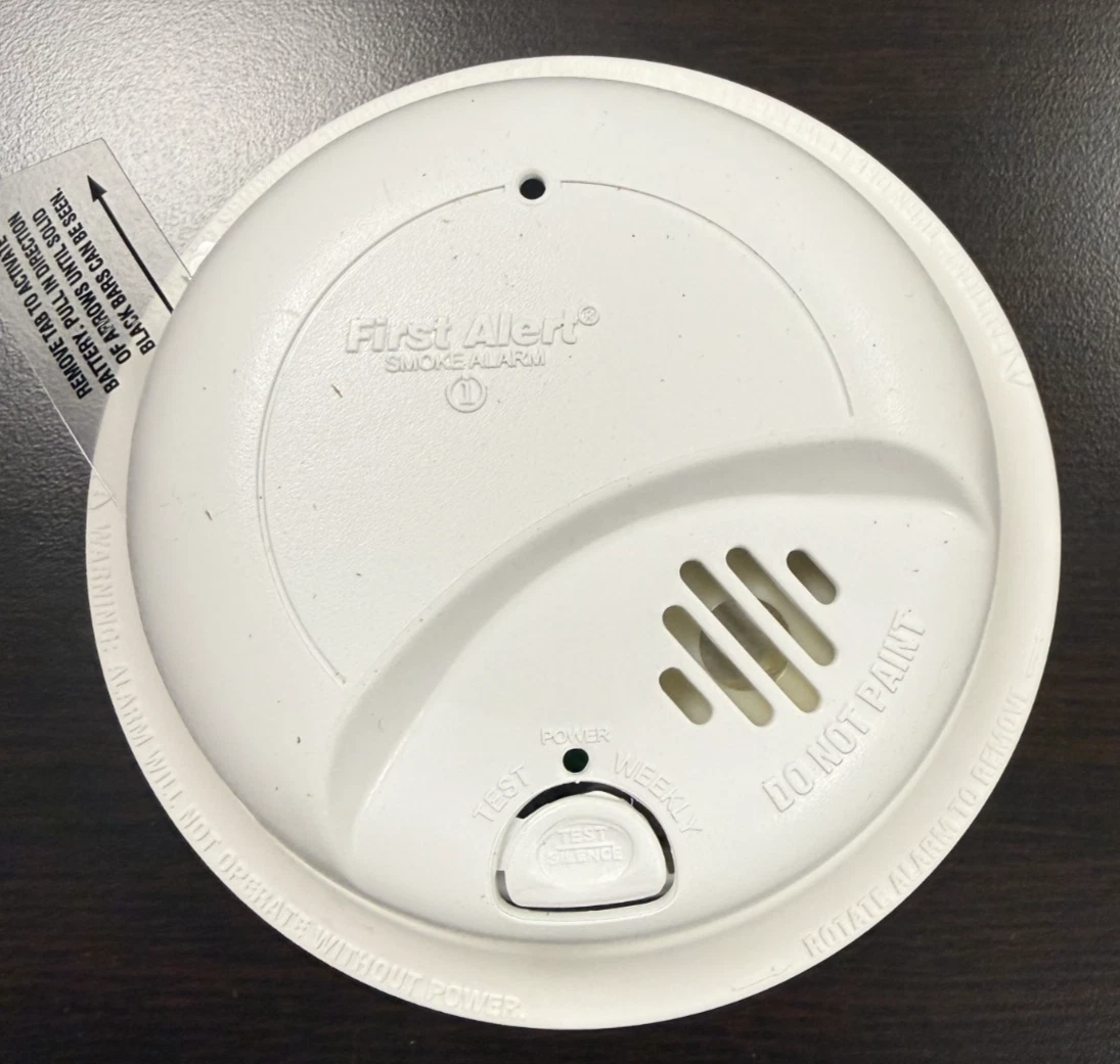 quot;First Alert FG250B Dual Ionization Smoke Alarm, 9V Battery Operated, 85dB, White, 1.6""H