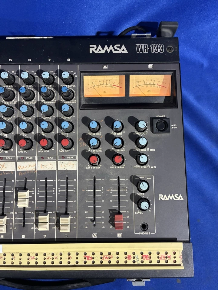 Panasonic Ramsa WR-133 8 canales mezclador preamplificadores y ecualizador ENCENDIDO - PARA REPUESTOS Foto 3 de 4