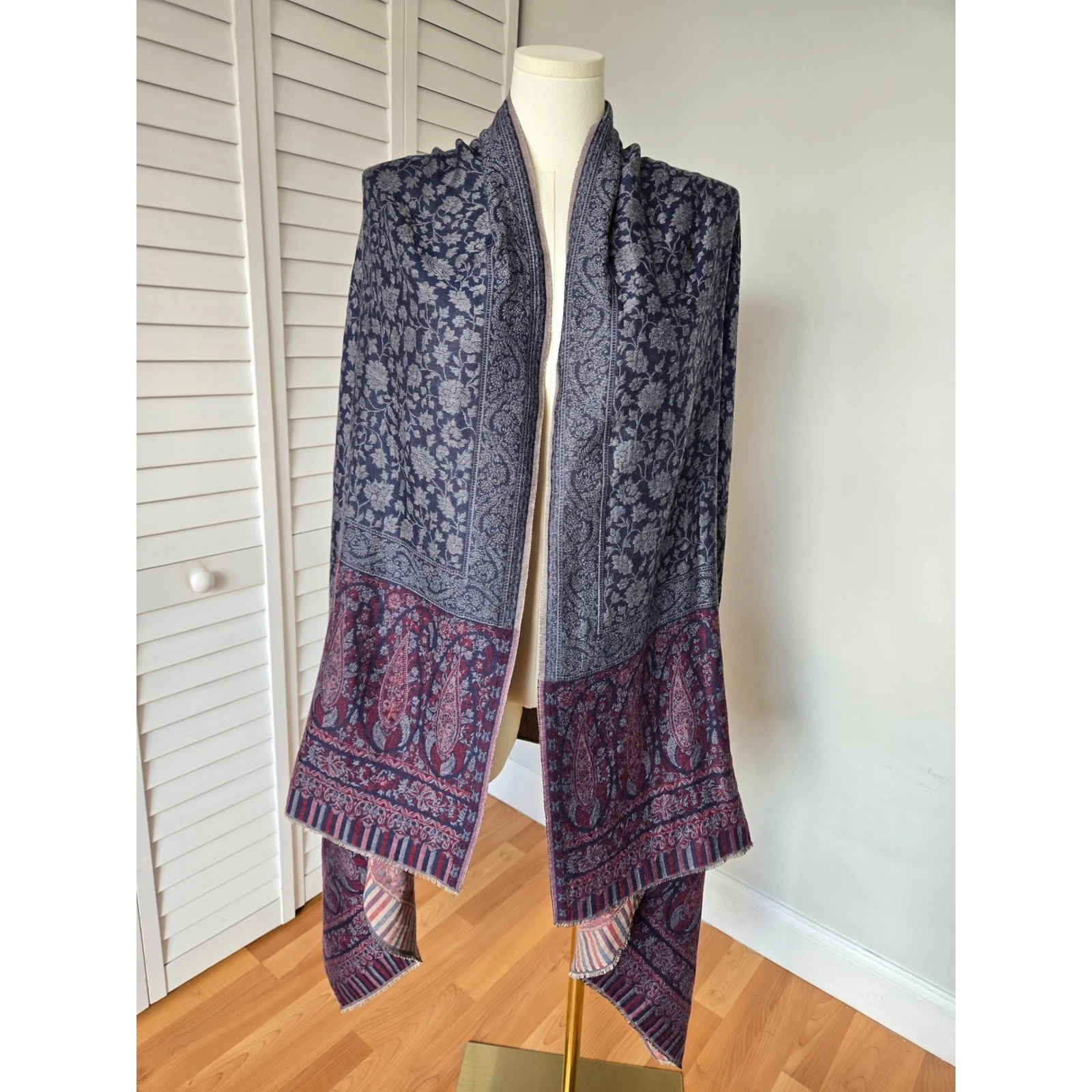 Vtg Blue Red Paisley Floral Reversible Oversized Wrap Shawl Fringe Boho Cottage
Opens in a new windo