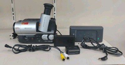 SAMSUNG VP-A31 VIDEO CAMCORDER 8 WITH ORIGINAL ACCESSORIES