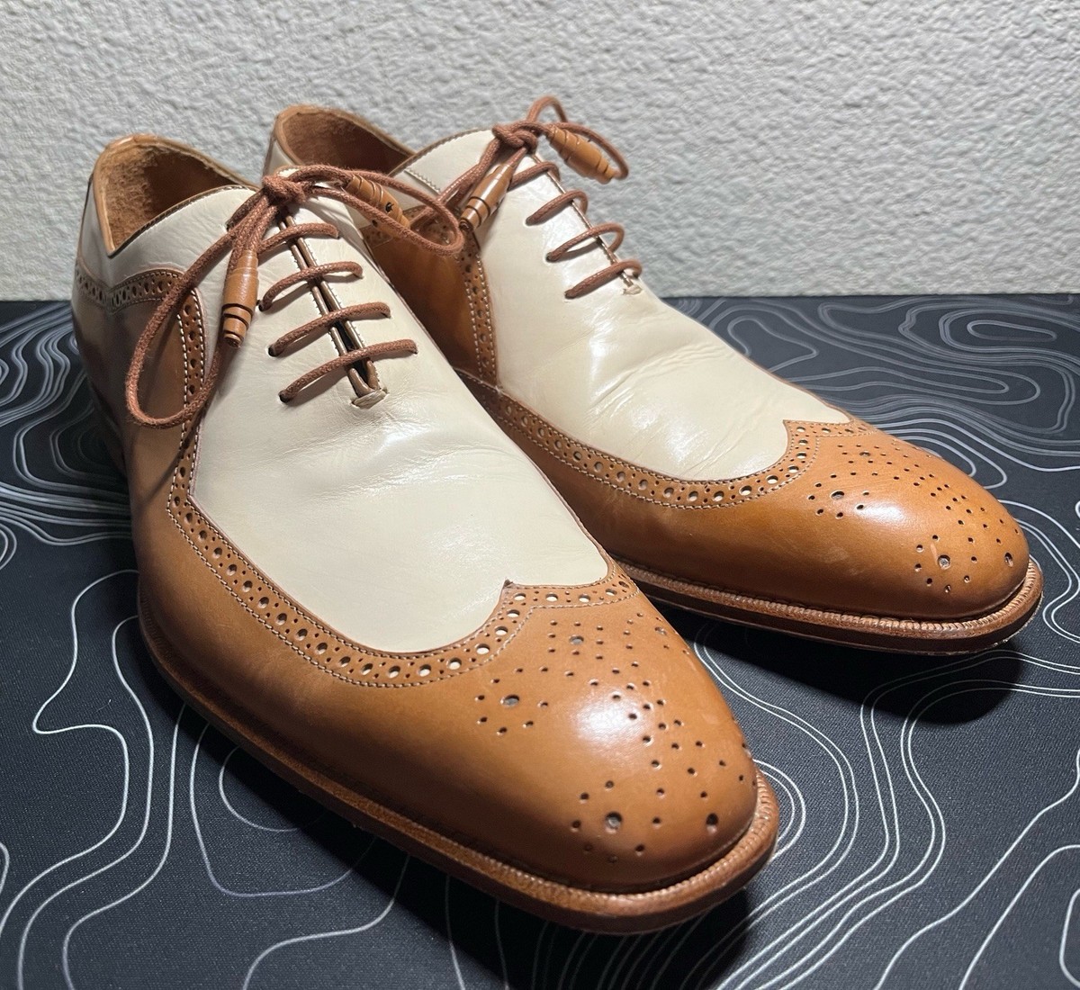 Mezlan Two Tone Beige Off White Spectator Derby Wingtip  display picture 1