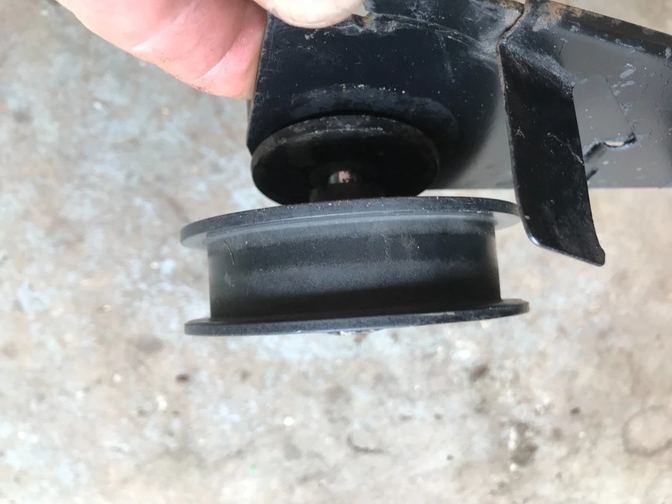 Poulan PB195H42LT (960420036-04) IDLER ARM & PULLEYS - Image 2 of 4