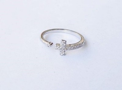 Elegant ring with a cross and cubic zirconia, 925 sterling silver, adjustable.